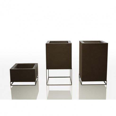 VELA HIGH CUBE PLANTER